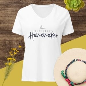 TH Women's relaxed v-neck t-shirt